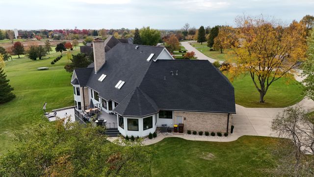 9605 S Muirfield Drive, Lakewood, IL 60014