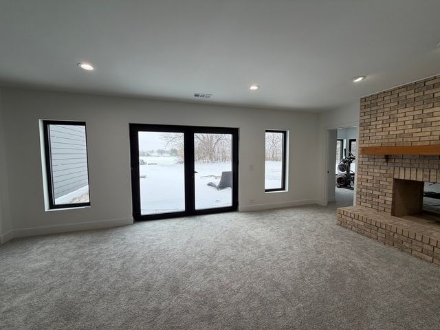 9605 S Muirfield Drive, Lakewood, IL 60014