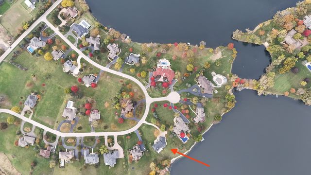 9605 S Muirfield Drive, Lakewood, IL 60014