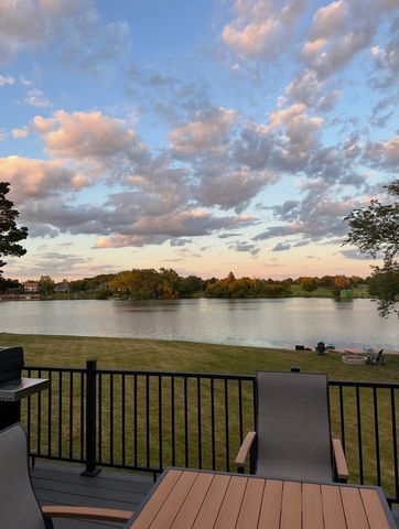 9605 S Muirfield Drive, Lakewood, IL 60014