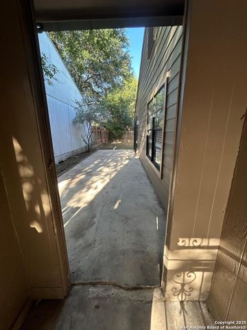 4024 Comanche Sunrise, San Antonio, TX 78244