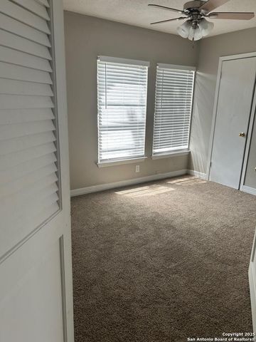 4024 Comanche Sunrise, San Antonio, TX 78244
