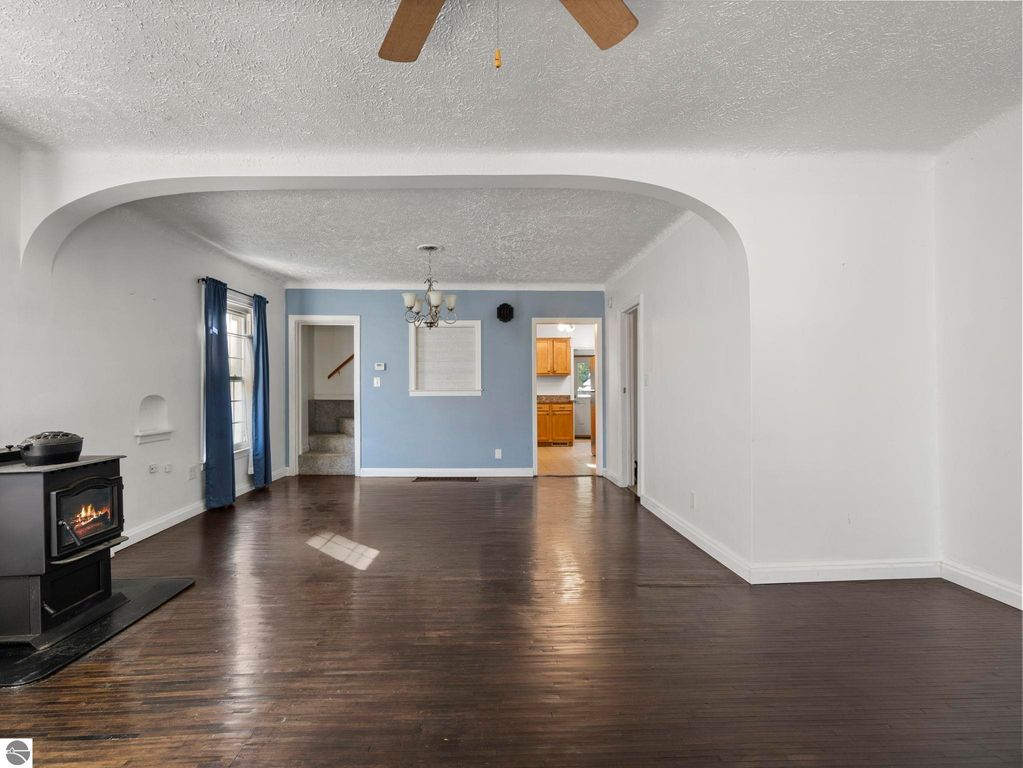 Image 6 of property listing at 111 W Fourteenth Street, Traverse City, MI 49684