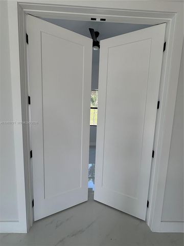 6186 N Everglades blvd, Naples, FL 34120