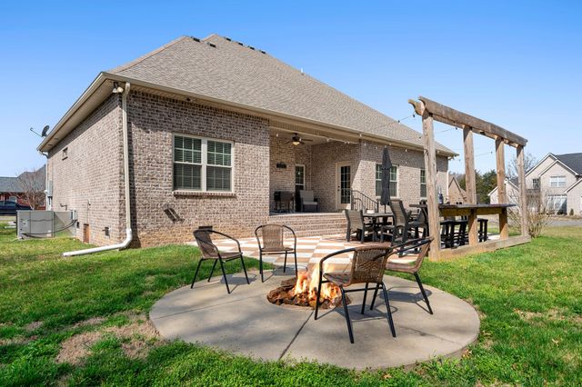 4424 Thoroughbred Ln, Murfreesboro, TN 37127