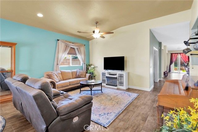 14077 Pearl, Hesperia, CA 92344