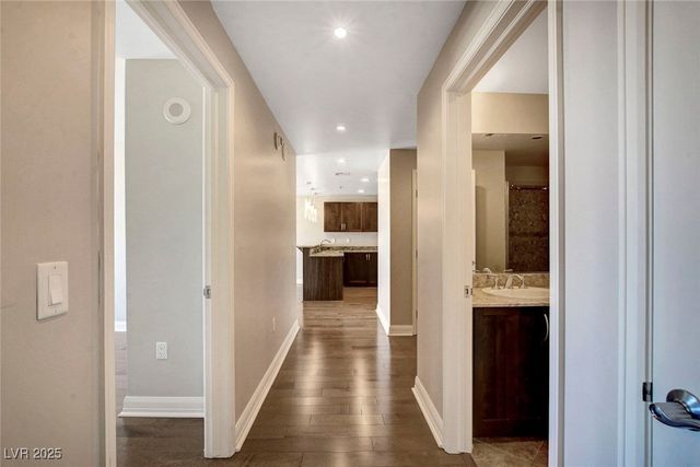 150 North LAS VEGAS Boulevard 2103, Las Vegas, NV 89101