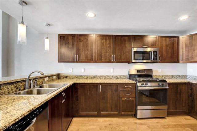 150 North LAS VEGAS Boulevard 2103, Las Vegas, NV 89101