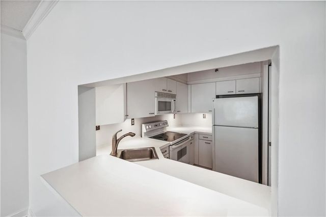 2870 Pharr Court South NW 607, Atlanta, GA 30305