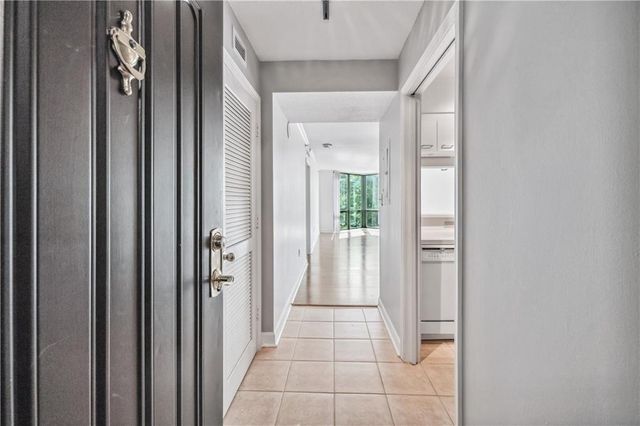 2870 Pharr Court South NW 607, Atlanta, GA 30305