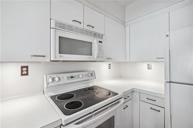 2870 Pharr Court South NW 607, Atlanta, GA 30305