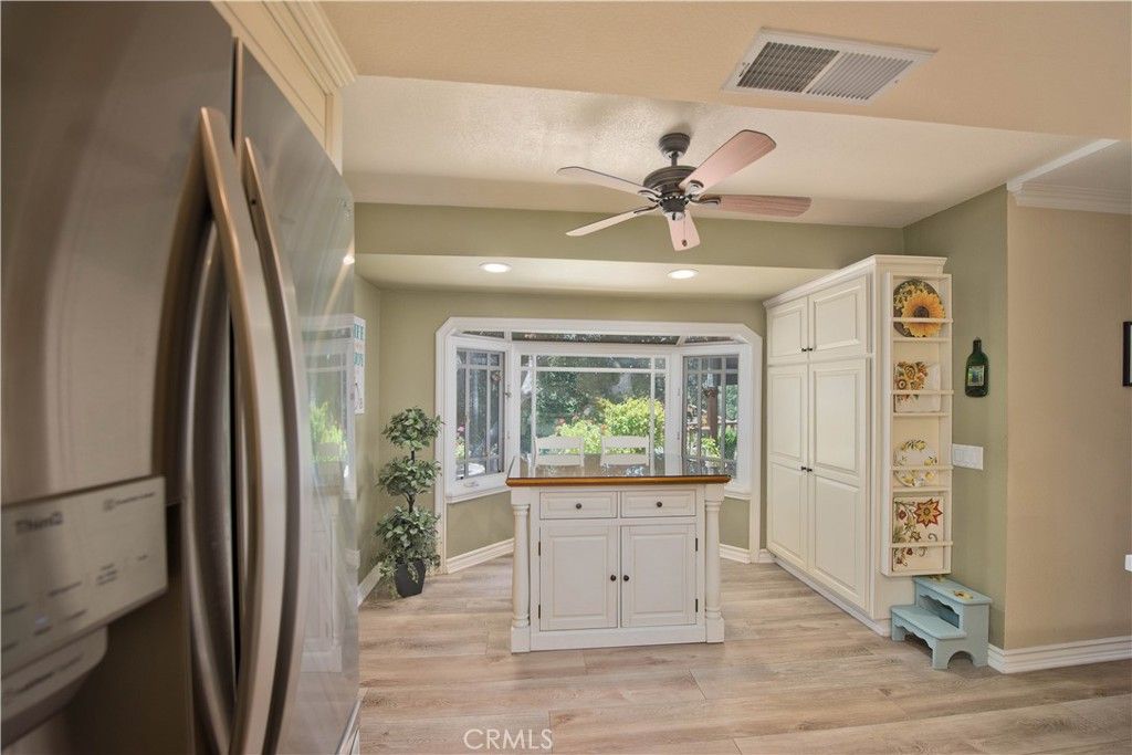 Image 11 of property listing at 25023 1/2 Everett, Newhall, CA 91321