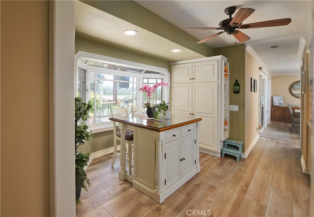 Image 13 of property listing at 25023 1/2 Everett, Newhall, CA 91321