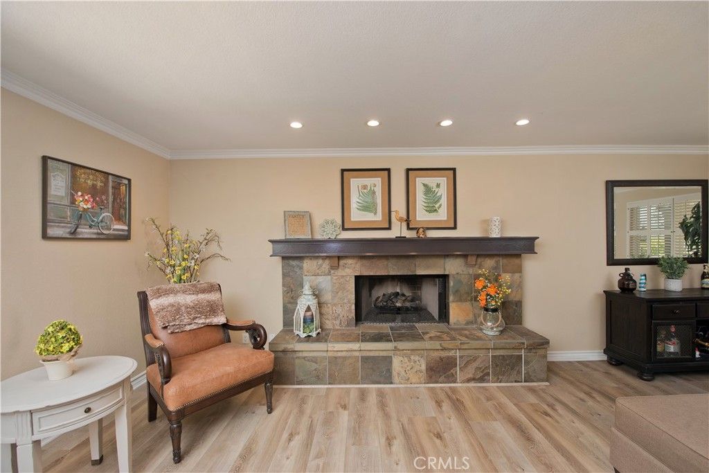 Image 16 of property listing at 25023 1/2 Everett, Newhall, CA 91321
