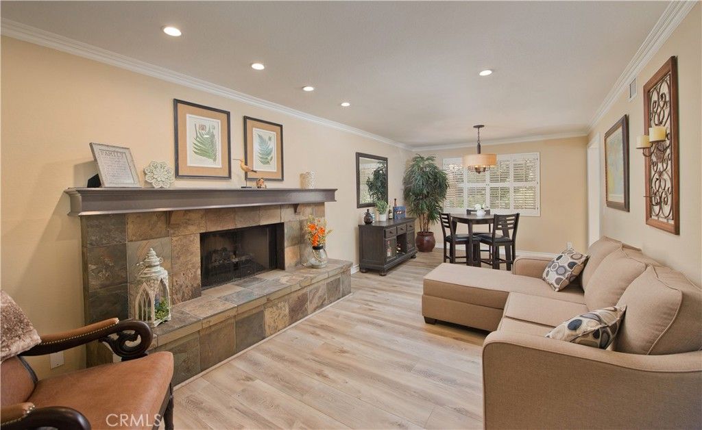 Image 17 of property listing at 25023 1/2 Everett, Newhall, CA 91321