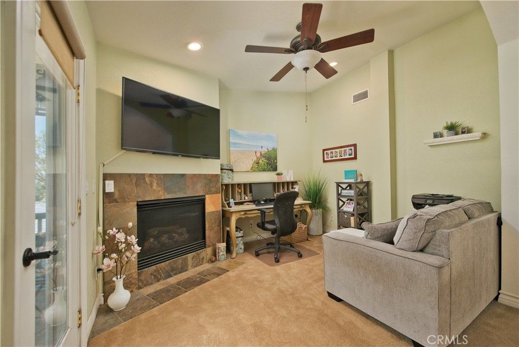 Image 22 of property listing at 25023 1/2 Everett, Newhall, CA 91321