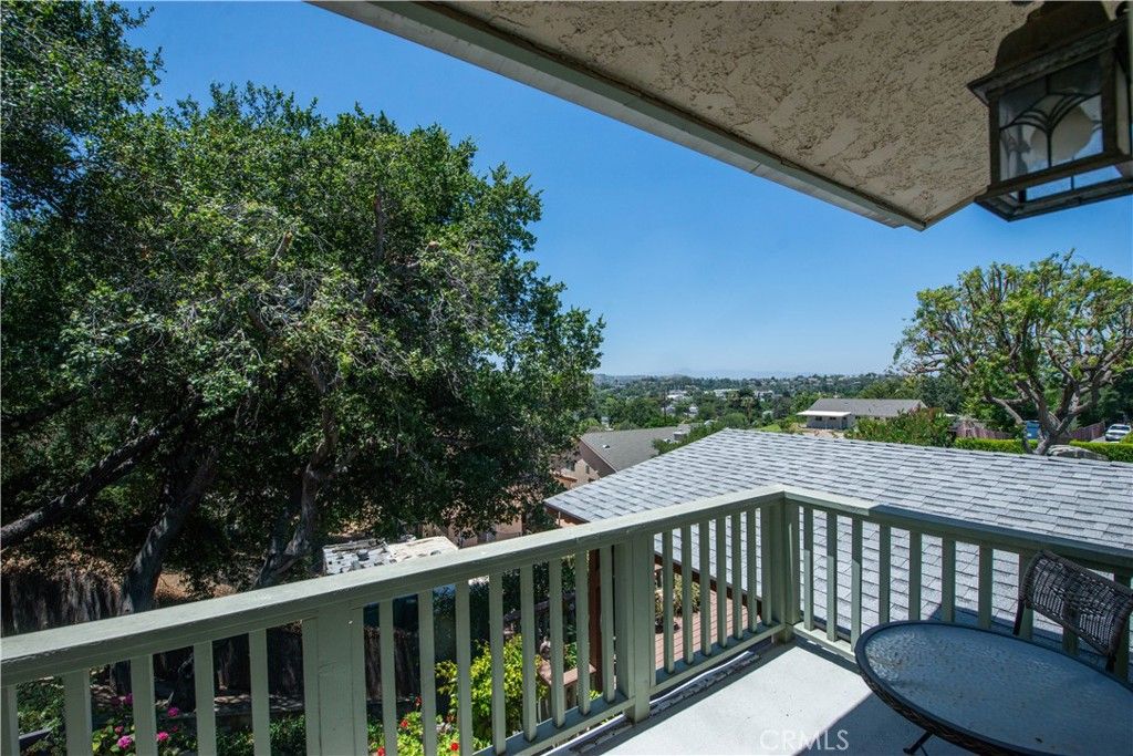 Image 23 of property listing at 25023 1/2 Everett, Newhall, CA 91321