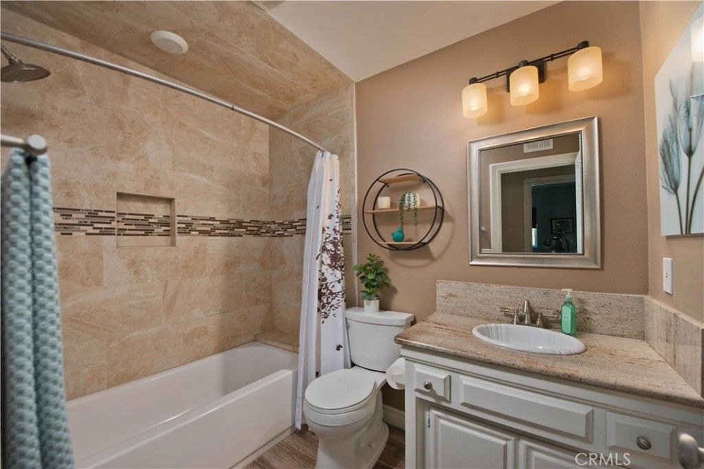 Image 29 of property listing at 25023 1/2 Everett, Newhall, CA 91321
