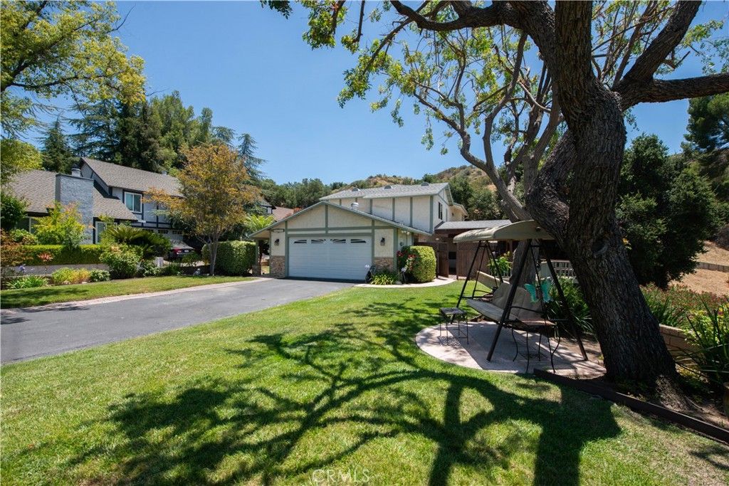Image 3 of property listing at 25023 1/2 Everett, Newhall, CA 91321