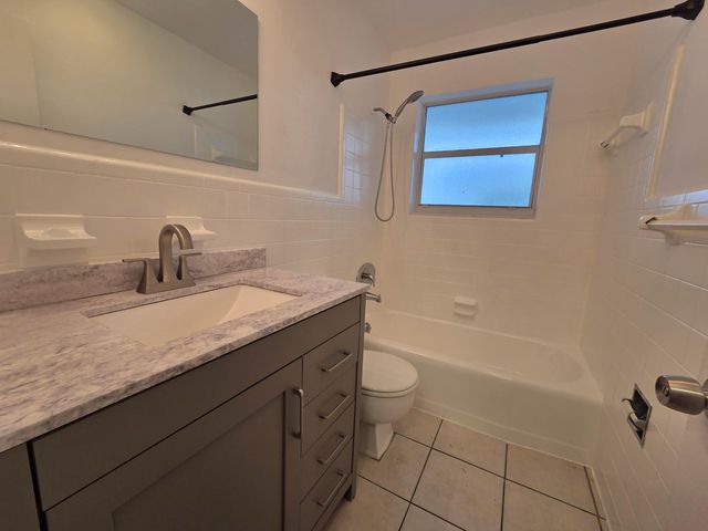 1810 NE 56th Street 5, Fort Lauderdale, FL 33308