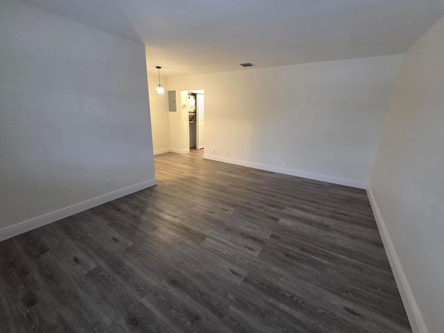 1810 NE 56th Street 5, Fort Lauderdale, FL 33308