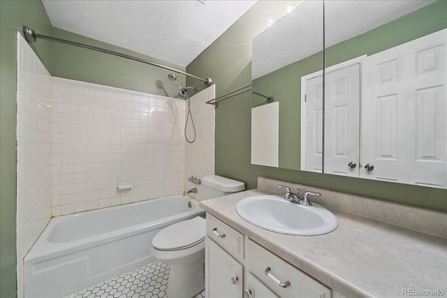 7404 S Zephyr Court, Littleton, CO 80128