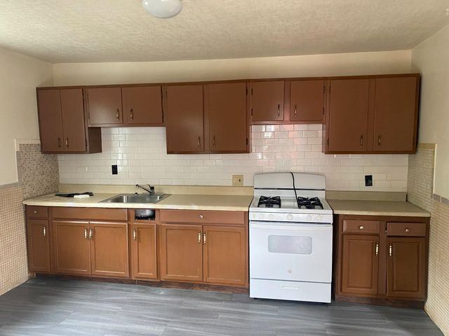 516 W WALNUT ST, Lancaster, PA 17603