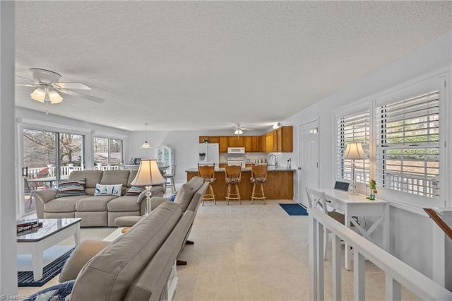 435 Lake Drive 10, Lexington, NC 27292