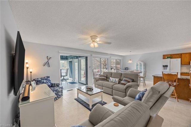 435 Lake Drive 10, Lexington, NC 27292