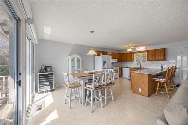 435 Lake Drive 10, Lexington, NC 27292