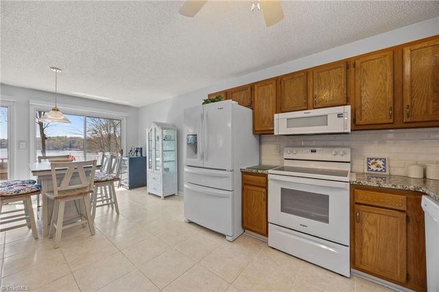 435 Lake Drive 10, Lexington, NC 27292