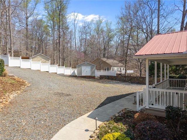 435 Lake Drive 10, Lexington, NC 27292