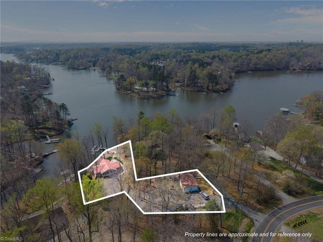 435 Lake Drive 10, Lexington, NC 27292