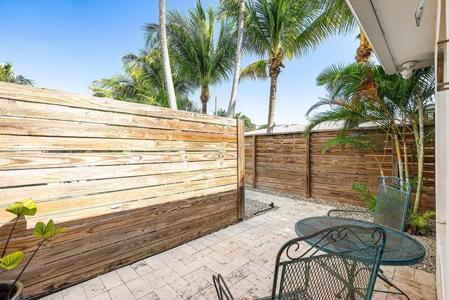 226 NE 5th Terrace 2, Delray Beach, FL 33483
