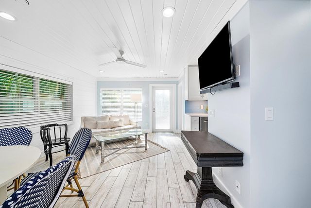 226 NE 5th Terrace 2, Delray Beach, FL 33483