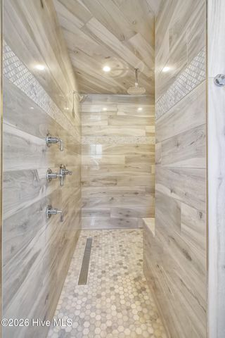 106 S Glimmering Glass Lane, Hampstead, NC 28443