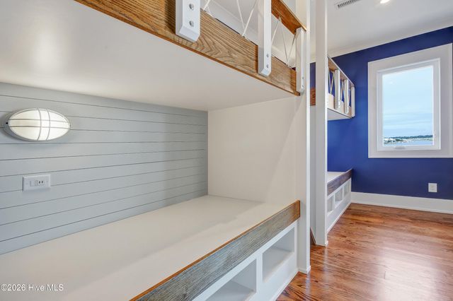 106 S Glimmering Glass Lane, Hampstead, NC 28443