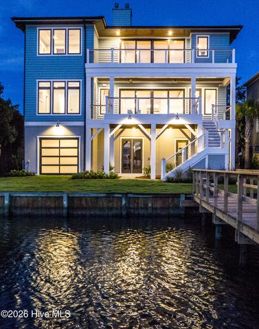 106 S Glimmering Glass Lane, Hampstead, NC 28443