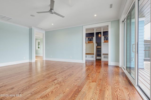 106 S Glimmering Glass Lane, Hampstead, NC 28443