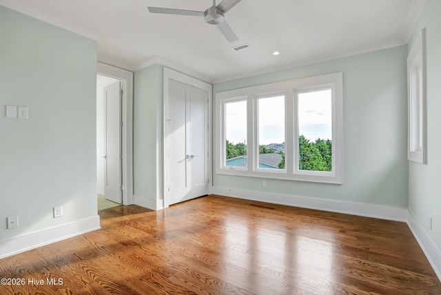 106 S Glimmering Glass Lane, Hampstead, NC 28443