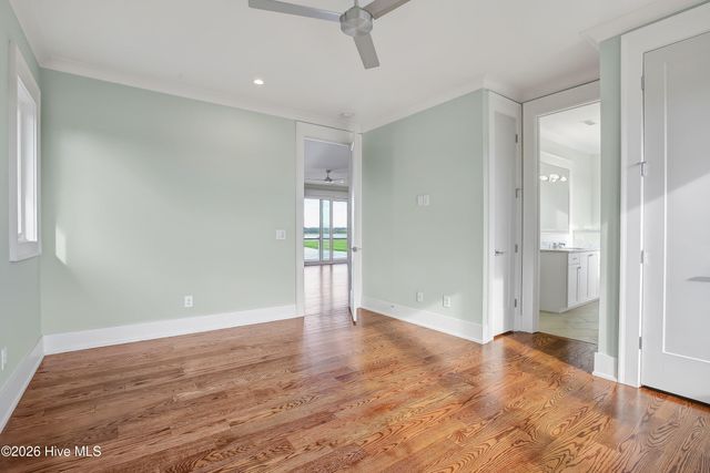 106 S Glimmering Glass Lane, Hampstead, NC 28443