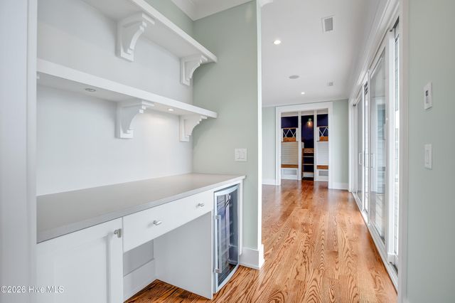 106 S Glimmering Glass Lane, Hampstead, NC 28443