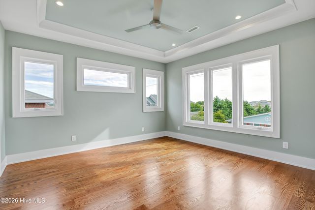 106 S Glimmering Glass Lane, Hampstead, NC 28443