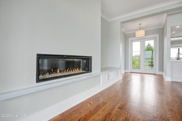 106 S Glimmering Glass Lane, Hampstead, NC 28443