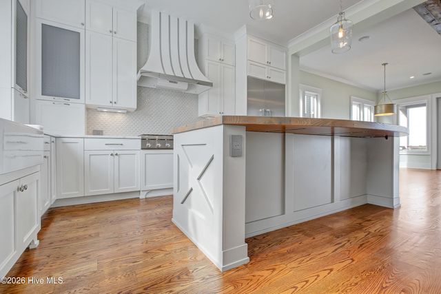 106 S Glimmering Glass Lane, Hampstead, NC 28443