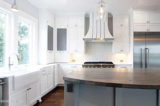 106 S Glimmering Glass Lane, Hampstead, NC 28443