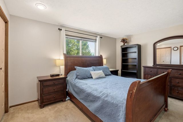 2021 S Calvin Rd, Veradale, WA 99037