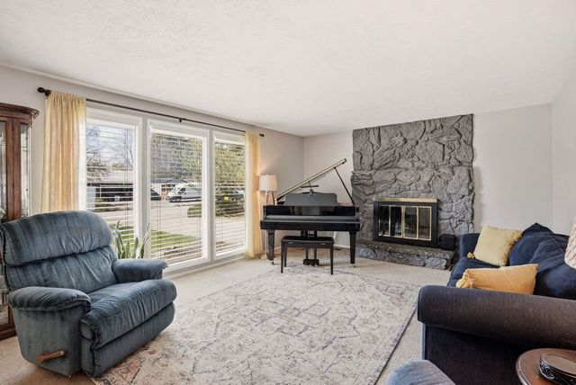 2021 S Calvin Rd, Veradale, WA 99037