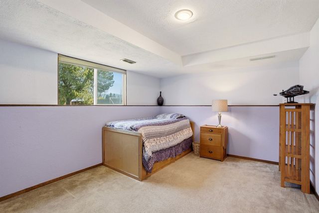 2021 S Calvin Rd, Veradale, WA 99037