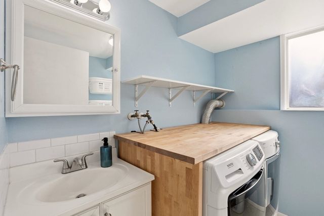 2021 S Calvin Rd, Veradale, WA 99037